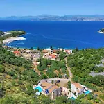 Spiros Imerolia Vila