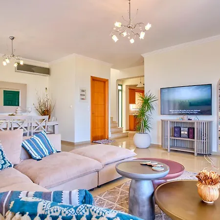 וילה Spiros Imerolia